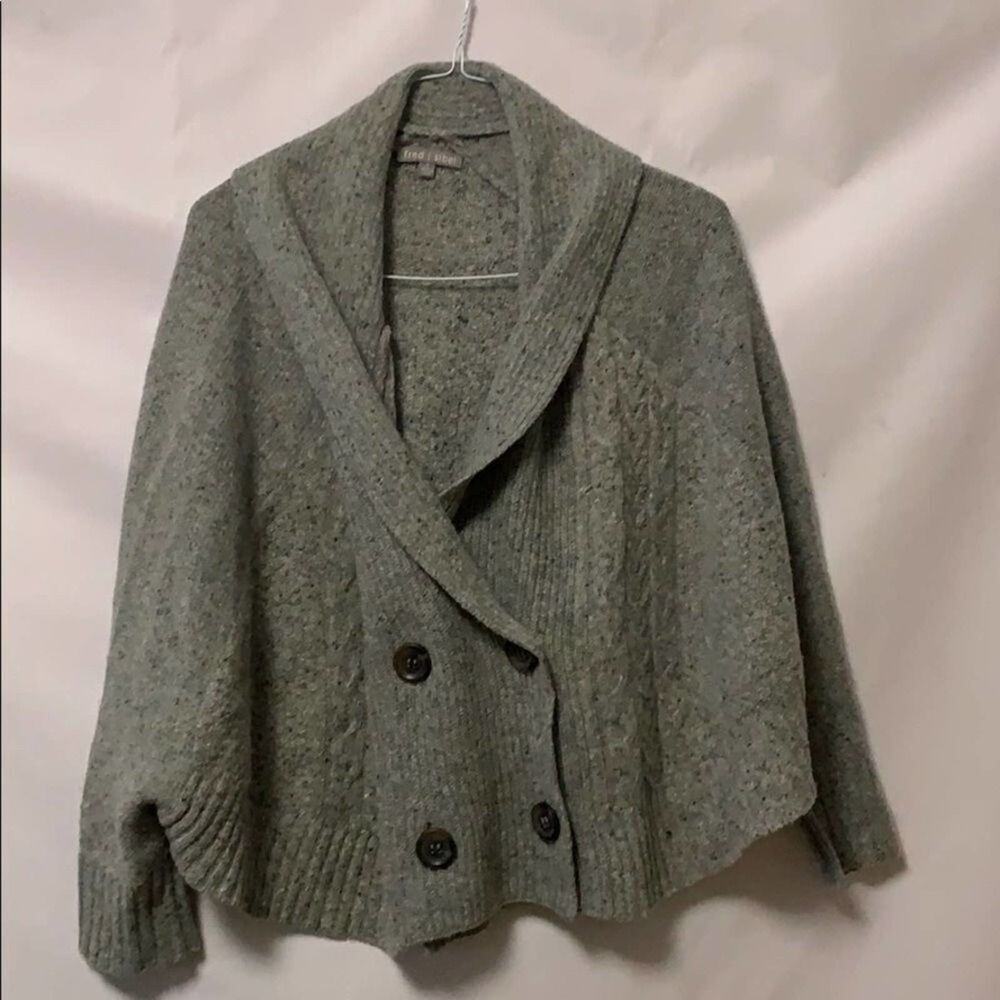 FRED & SIBEL GRAY HEAVY CAPE SWEATER‎ BUTTON SIZE S